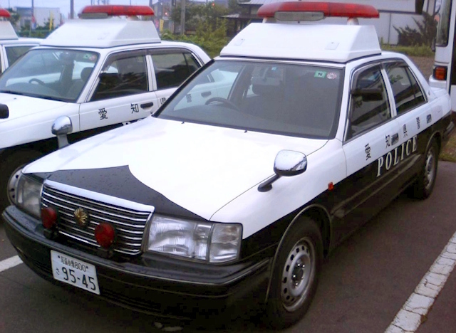 �N���E��