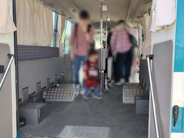 車内