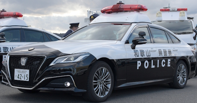 �N���E��